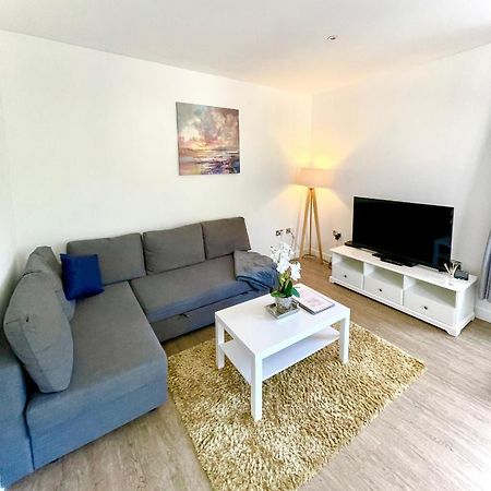 La Fontaine Court Apartments - อัลเดอร์ช็อต ภายนอก รูปภาพ